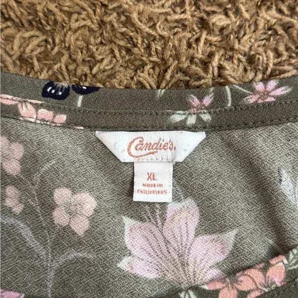 Candie's Olive Green Floral Knit Top with Pink Accents - Picture 2 of 3